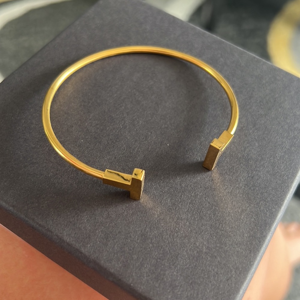 Gold bracelet
